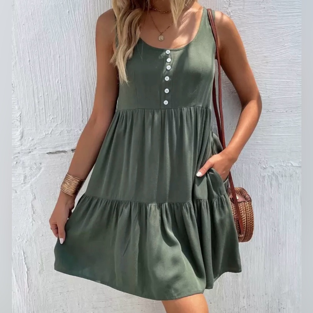 Green Sleeveless Dress